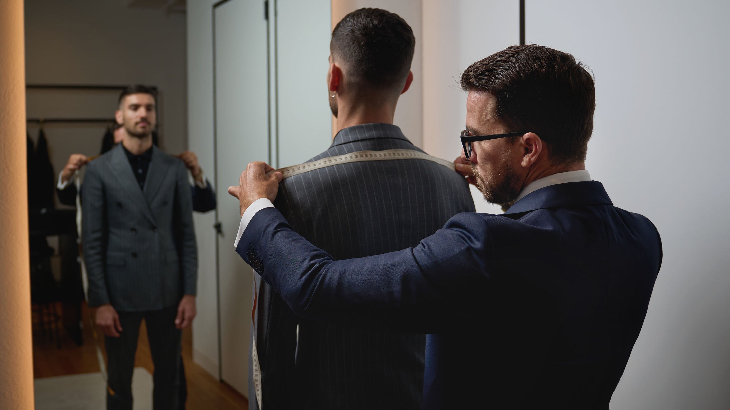 The Art of the Perfect Fit: A Guide to Made-to-Measure Suiting