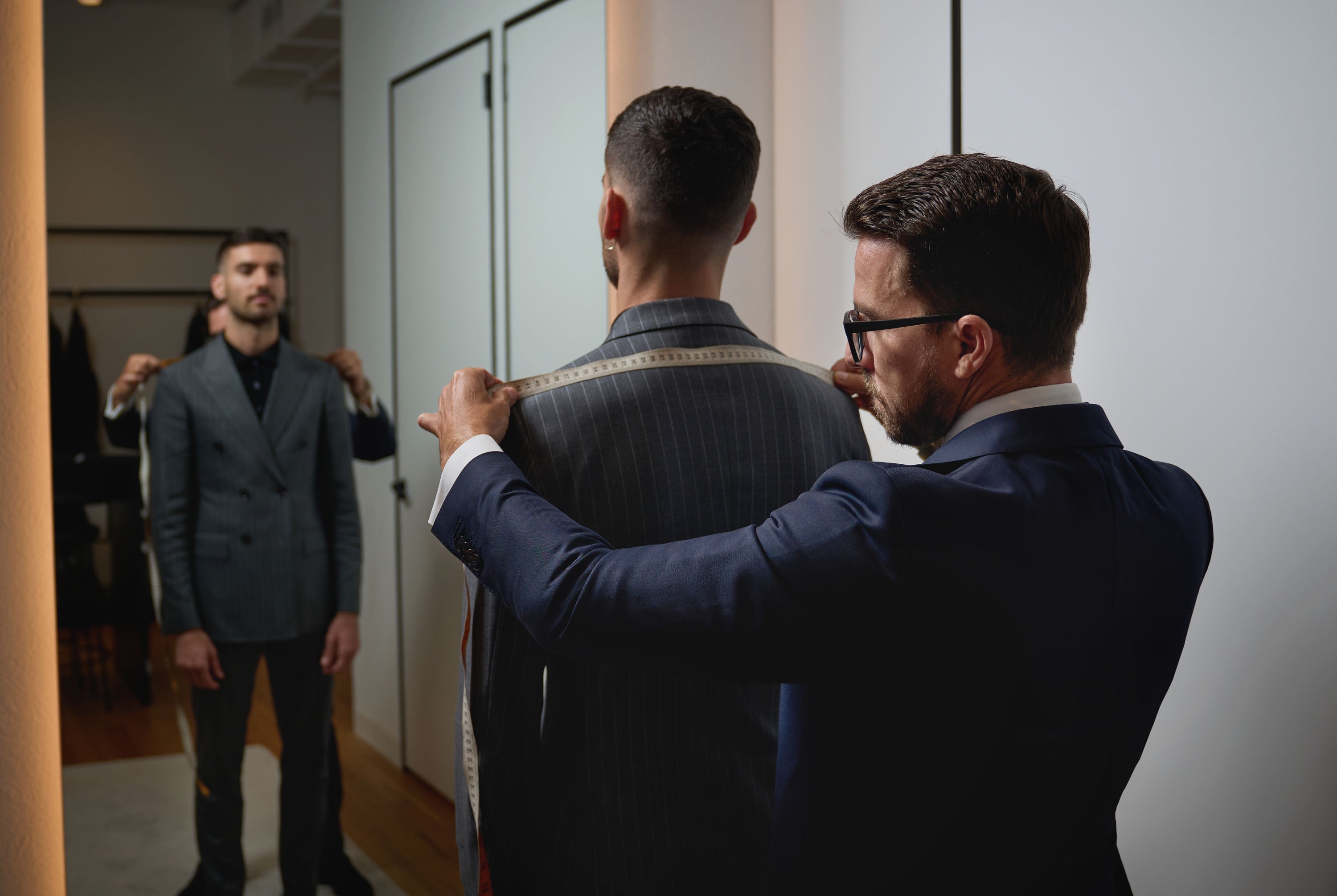 The Art of the Perfect Fit: A Guide to Made-to-Measure Suiting